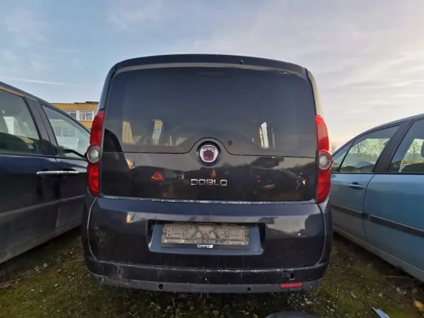 Fiat Doblo pakoputken keräin OEM 55229729 2010 2.0L image 6