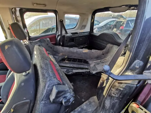 Fiat Doblo pakoputken keräin OEM 55229729 2010 2.0L image 9