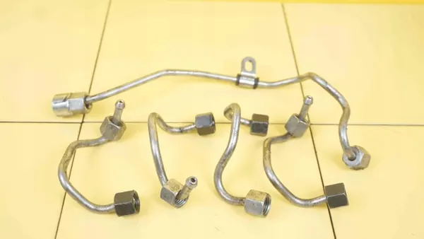Lignes injection Volvo D4204T8 OEM 31303504 image 2