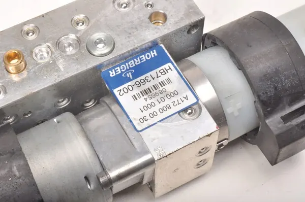 Pompe d'actionneur toit Mercedes OEM A1728000030 image 3
