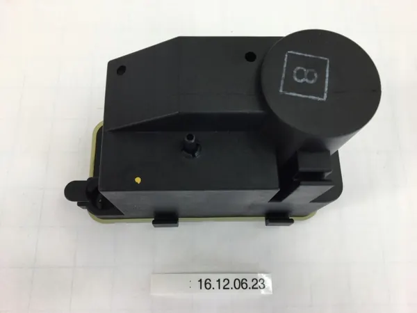 Keskitulppapumppu OEM 0008000948 Mercedesille image 2