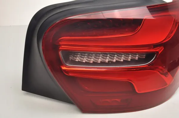 Mercedes W176 Luz Trasera Derecha A1769065400 image 3