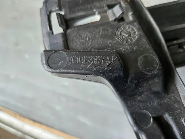 Volkswagen PASSAT B8 2015-24 Griglia Inferiore Paraurti Anteriore OEM image 4