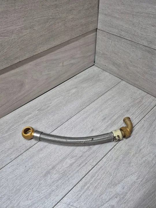 Manguera radiador Ferrari 458 OEM 150011 - Usado image 2