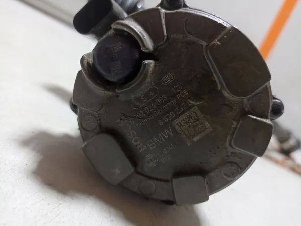Pompe à eau électrique BMW 8 G15 OEM 8638237 image 4
