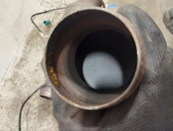 Catalisador OEM 6G33-5E213-AD para Aston Martin image 8