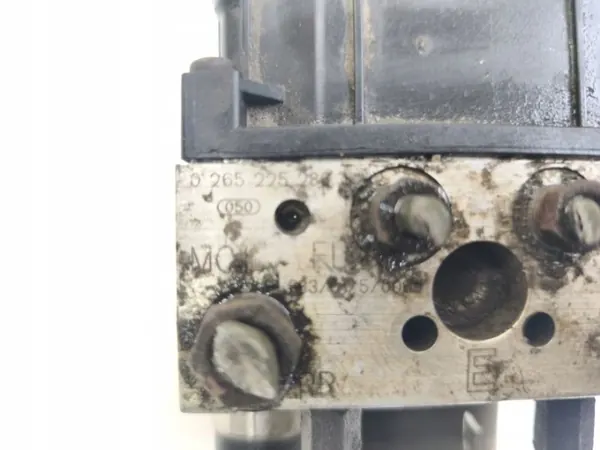 Pompe ABS OEM 4454002040 pour Toyota image 8