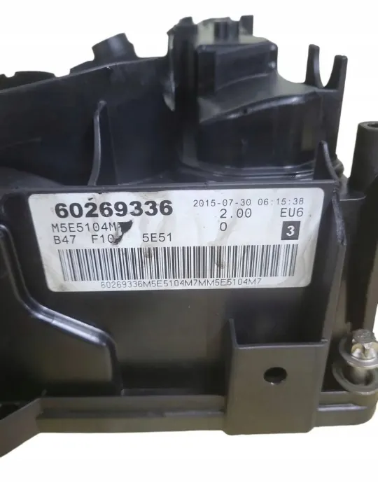 Couvercle de culbuteur BMW OEM 60269336 pour Série 5 F10 image 7