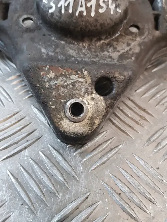 AUDI A6 C5 Iskunvaimentimen Kiinnike Oikea Etu 8D0412383E image 5