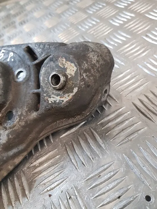 AUDI A6 C5 Iskunvaimentimen Kiinnike Oikea Etu 8D0412383E image 6