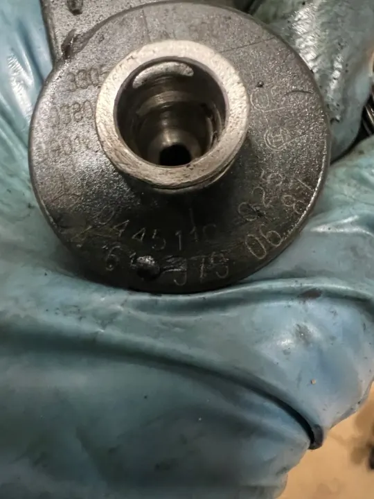 Mercedes W203 2.2 CDI Einspritzdüse OEM 0445110025 image 3