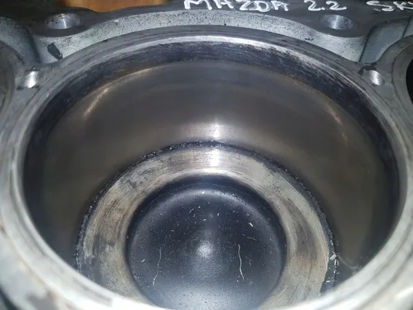 Bloco motor inferior Mazda OE mercedes413 image 3