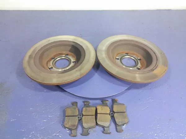 Disques et plaquettes frein arrière OEM Lochow-328332- image 3