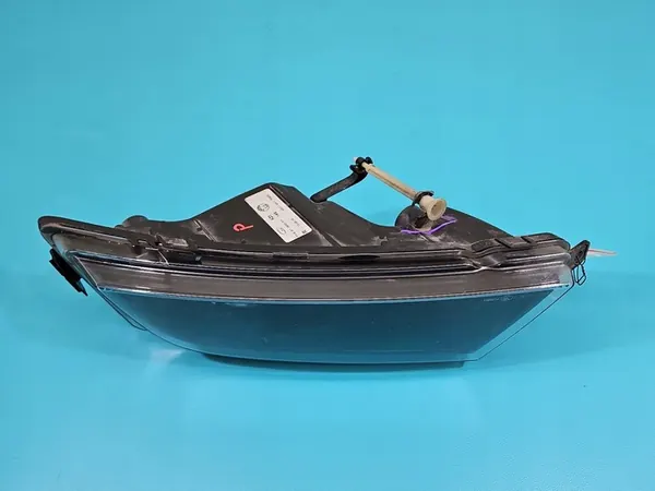 Farol Direito Skoda Octavia III image 5