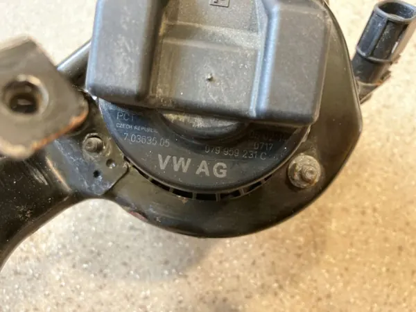 Pompe à air secondaire OEM 420906321 pour Audi A7 S7 image 3