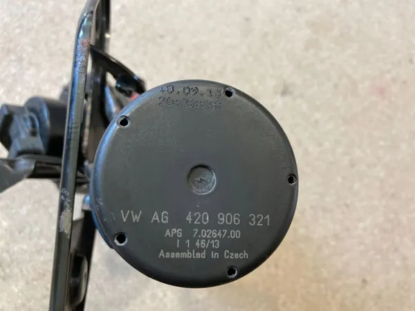 Pompe à air secondaire OEM 420906321 pour Audi A7 S7 image 5