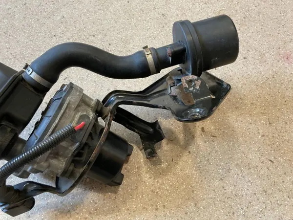 Pompe à air secondaire OEM 420906321 pour Audi A7 S7 image 9