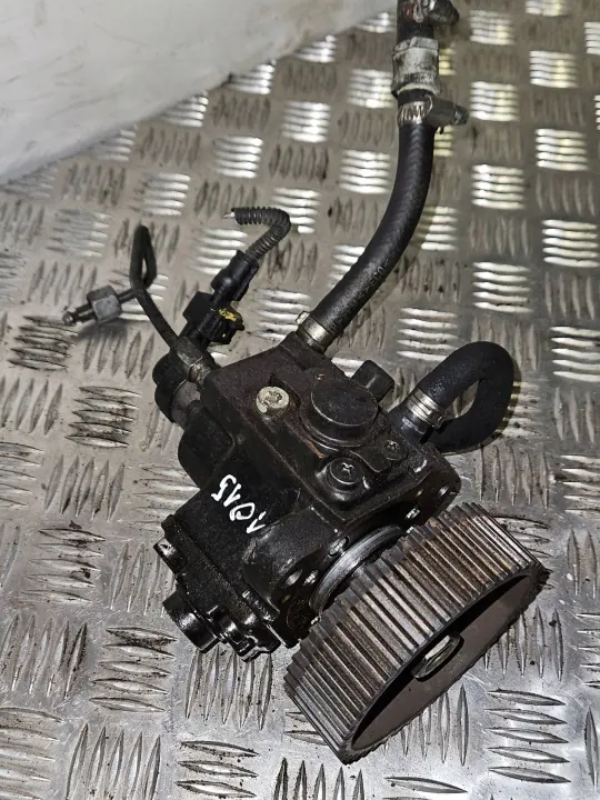 Opel Zafira B 2006 Engranaje Bomba Inyección OEM 46517943 image 4