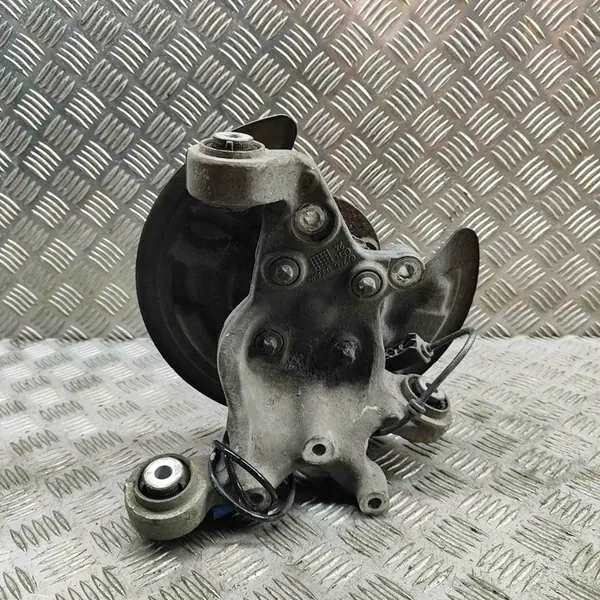 Mercedes-Benz CLA C117 X117 W117 2016 Vänster Bakhjulnav image 3