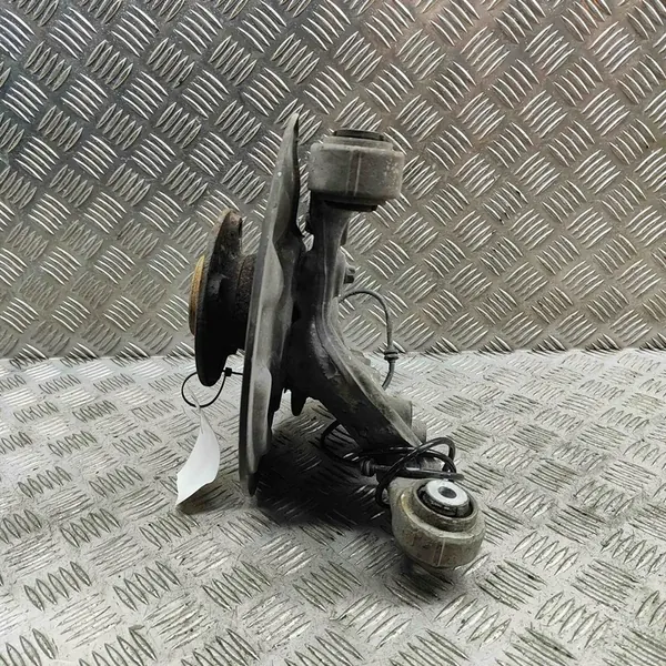 Mercedes-Benz CLA C117 X117 W117 2016 Vänster Bakhjulnav image 4