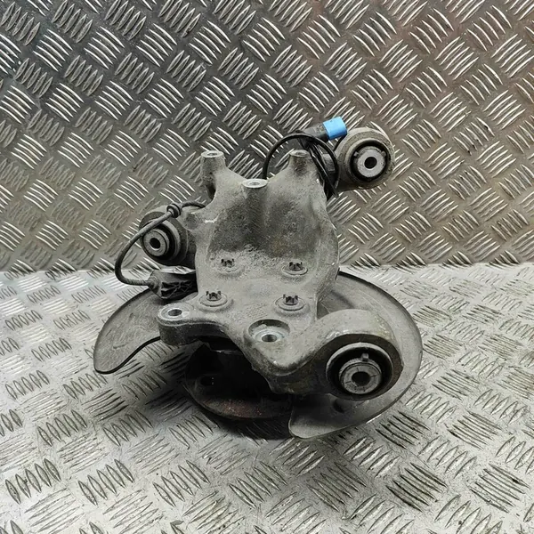 Mercedes-Benz CLA C117 X117 W117 2016 Vänster Bakhjulnav image 6