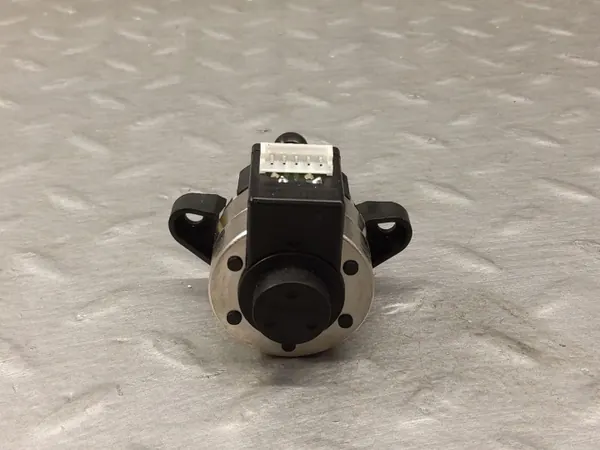 Mercedes-Benz Scheinwerfermotor OEM 1307220036 image 5