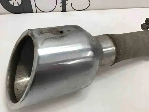 Bouche d'échappement OEM 07592256 pour Dodge RAM 1500 5.7L image 3