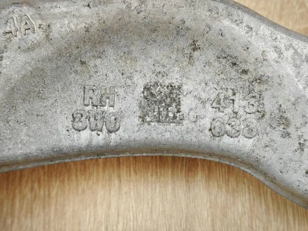 Stoßdämpferhalterung vorne rechts Audi A5 OEM 8W0413038 image 4