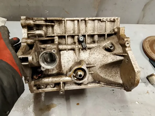 Mitsubishi Colt 1.3 4A90 Moottorilohko - Käytetty image 10