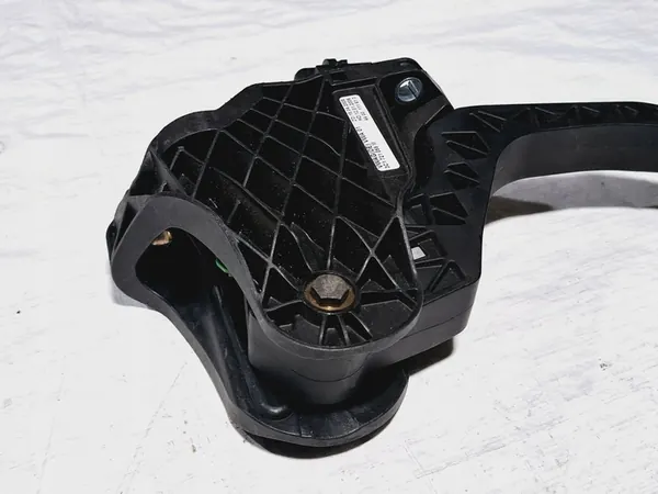 Kupplungspumpenpedal VW Passat B6 1.6 FSI BLF image 3