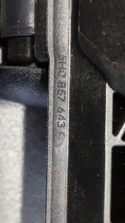 OEM 5H0857643C VW Passat B9 Variant 2.0 TDI 110kW 2024 image 4
