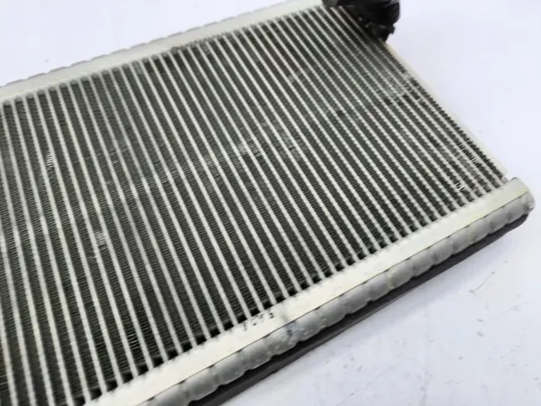 Noyau de Chauffage Citroen C4 Picasso OEM AMD129513 image 7