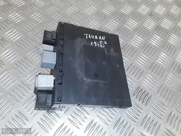 2007 VW Touran ECU 1900TDI 3C8937049E image 2