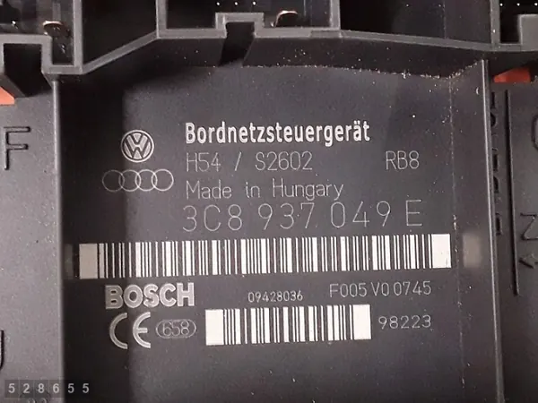 2007 VW Touran ECU 1900TDI 3C8937049E image 5