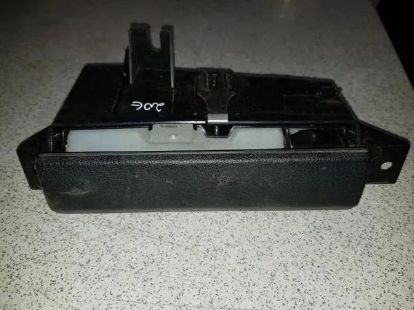 Cenicero BMW OEM 51161908910 para Serie 5 E34 image 2
