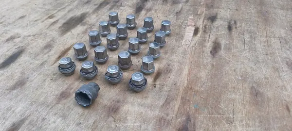 Hjulbultar Range Rover Evoque L538 image 4