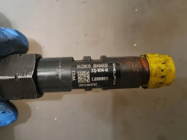 Bränsleinsprutare Ford Mondeo MK3 III 2.0 TDCI 2C1Q-9K546-BA image 3