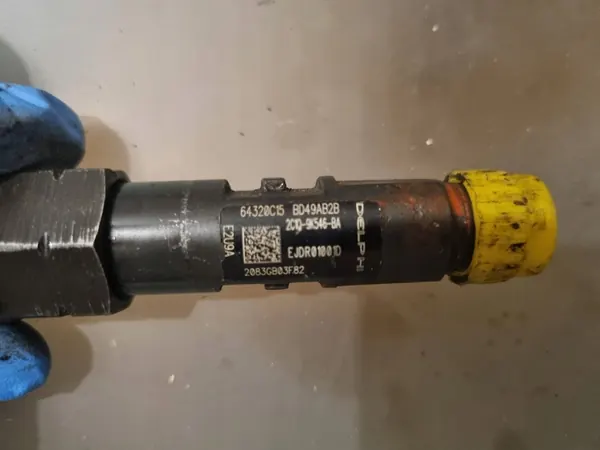 Bränsleinsprutare Ford Mondeo MK3 III 2.0 TDCI 2C1Q-9K546-BA image 4