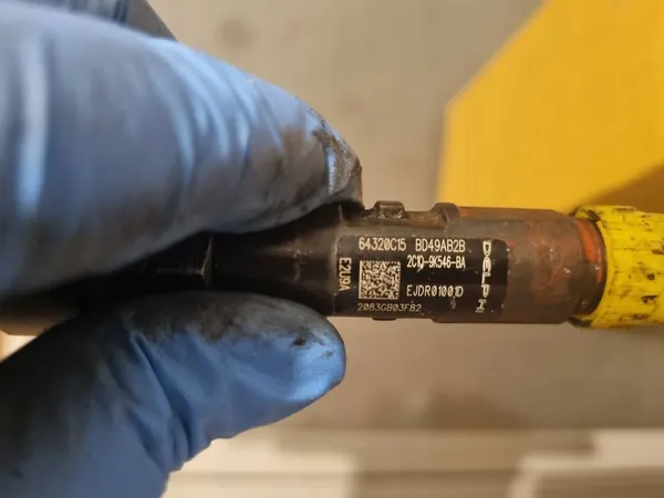 Bränsleinsprutare Ford Mondeo MK3 III 2.0 TDCI 2C1Q-9K546-BA image 5