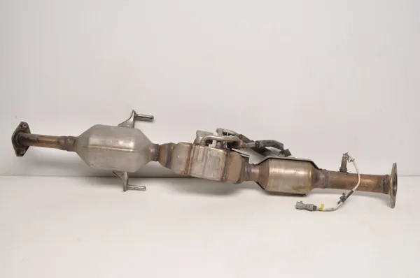 Catalyseur OEM 89465-47090 pour Toyota Prius image 2