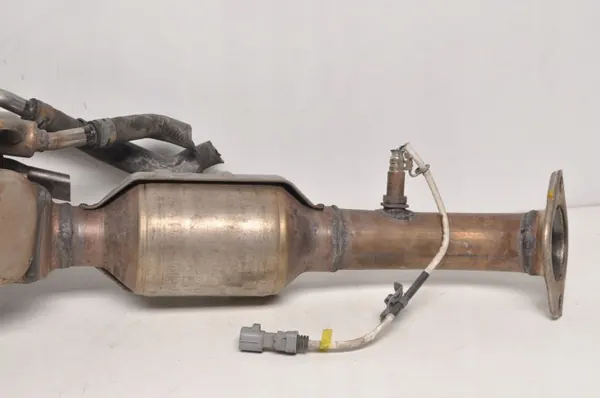 Catalyseur OEM 89465-47090 pour Toyota Prius image 4