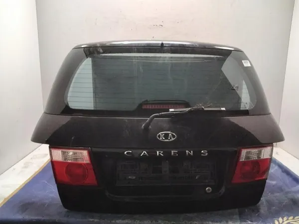 Hayon KIA Carens image 1