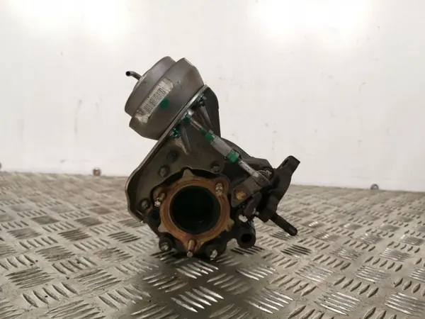 Kit de Turbocompressor Toyota OEM 172010R060 - Usado image 3
