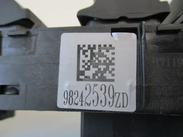 Voorste linker raamschakelaar PEUGEOT 208 I OEM 98242539ZD image 9