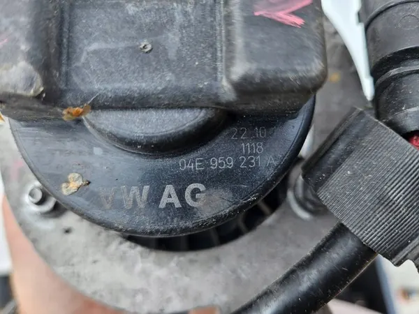 Bomba de ar secundária Audi A3 OE 04E959231A image 6