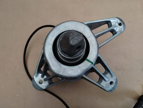 Motorfäste OEM A1672407700 för Mercedes GLE W167 image 3