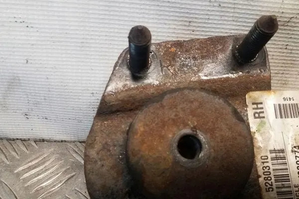 Supporto ammortizzatore posteriore destro DODGE NITRO 2.8L diesel OEM image 2