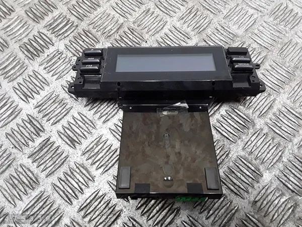 Volvo V70 Näyttöruutu OEM 30797715 - Käytetty image 2