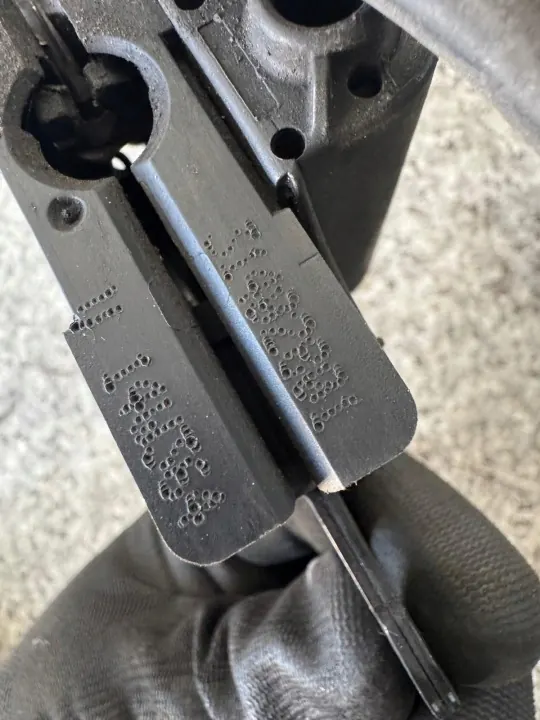 OEM ZAMEK MASKI LEWY PRZÓD Z CZUJNIKIEM VOLVO V60 I S60 II 2013-2018 image 3