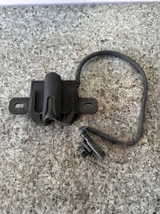 OEM ZAMEK MASKI LEWY PRZÓD Z CZUJNIKIEM VOLVO V60 I S60 II 2013-2018 image 4
